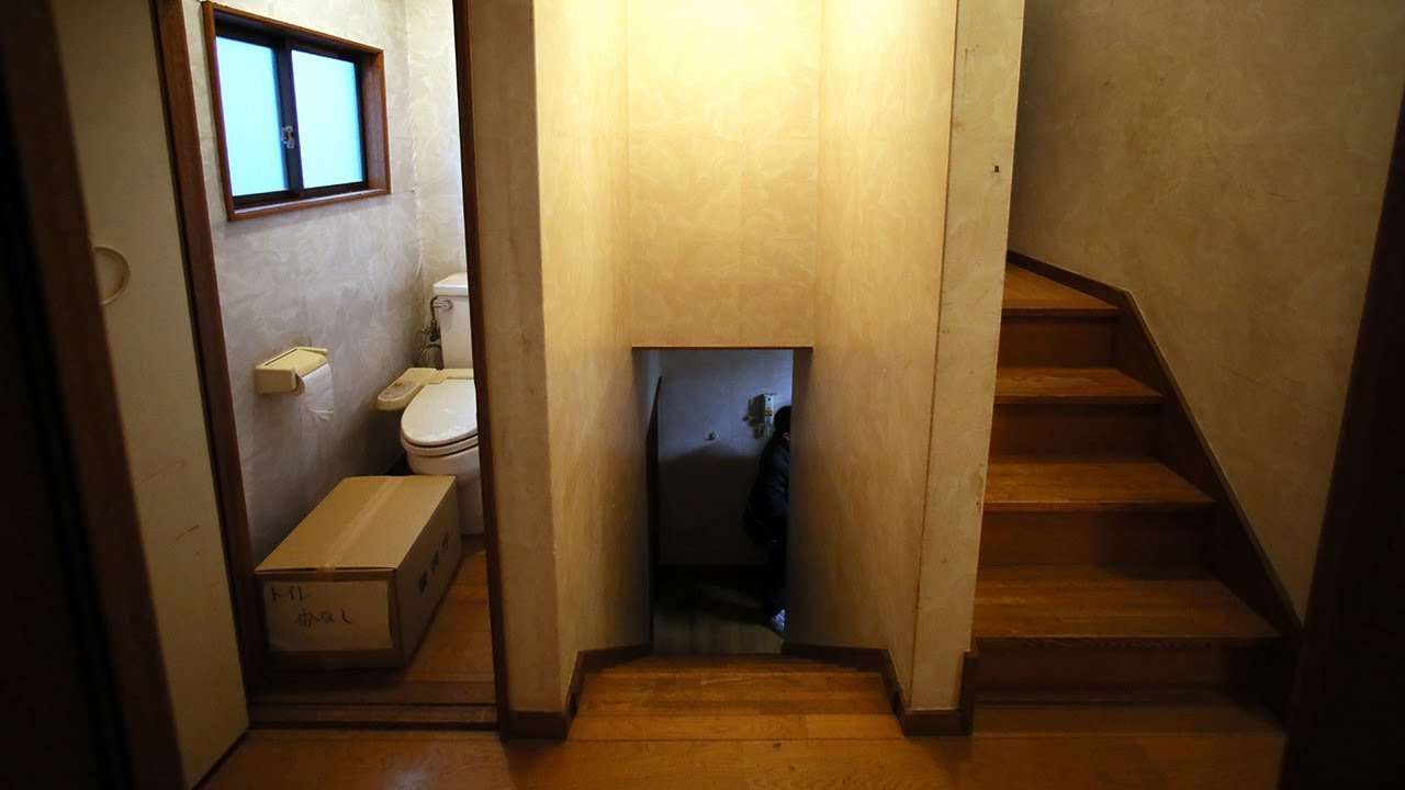 世田谷一家殺害事件　現場の家を公開　遺族「壊せない」 - YouTube