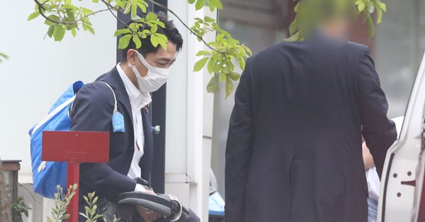 小泉環境相　SNSフォロワー獲得に苦悩…河野大臣にもフォローされず | 女性自身