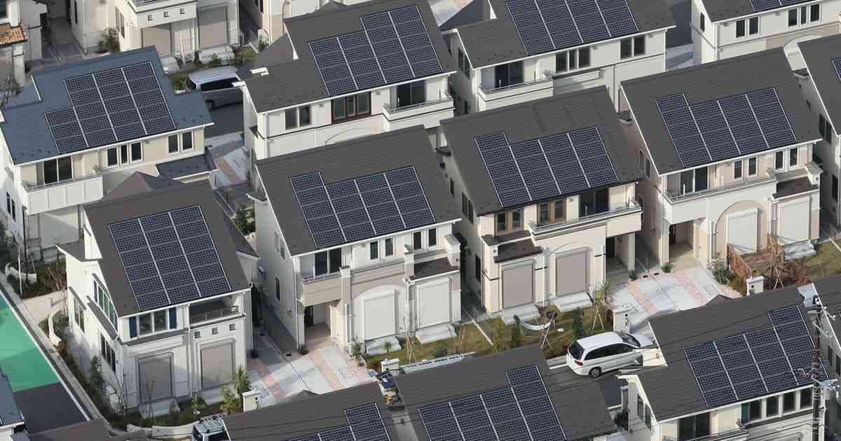 太陽光パネル、公共建築物は原則設置　住宅は義務化せず: 日本経済新聞