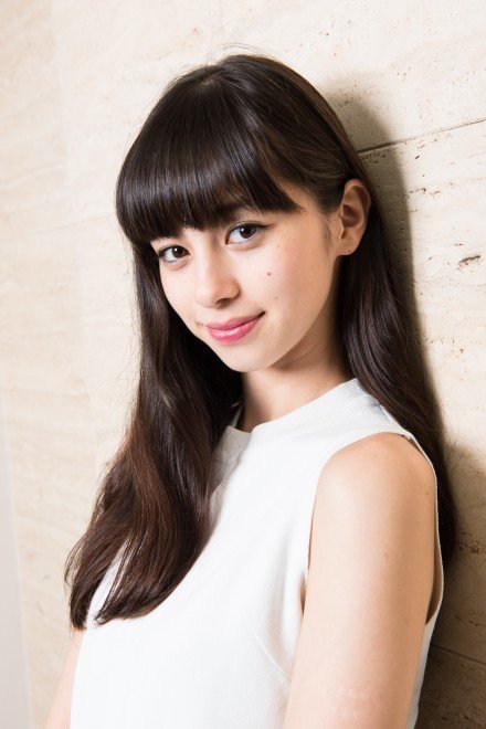 進化する「美女×食べる」系CM　 シーンの多様化で新たな“食べっぷり”の魅せ方へ
