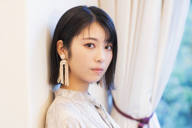 進化する「美女×食べる」系CM　 シーンの多様化で新たな“食べっぷり”の魅せ方へ
