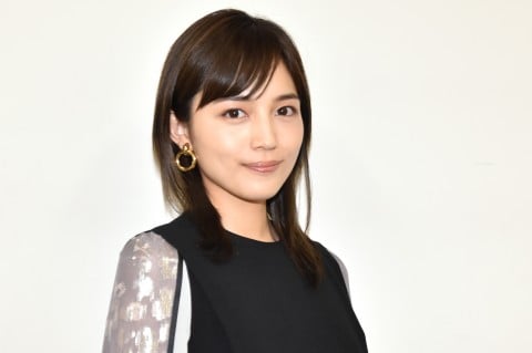 進化する「美女×食べる」系CM　 シーンの多様化で新たな“食べっぷり”の魅せ方へ