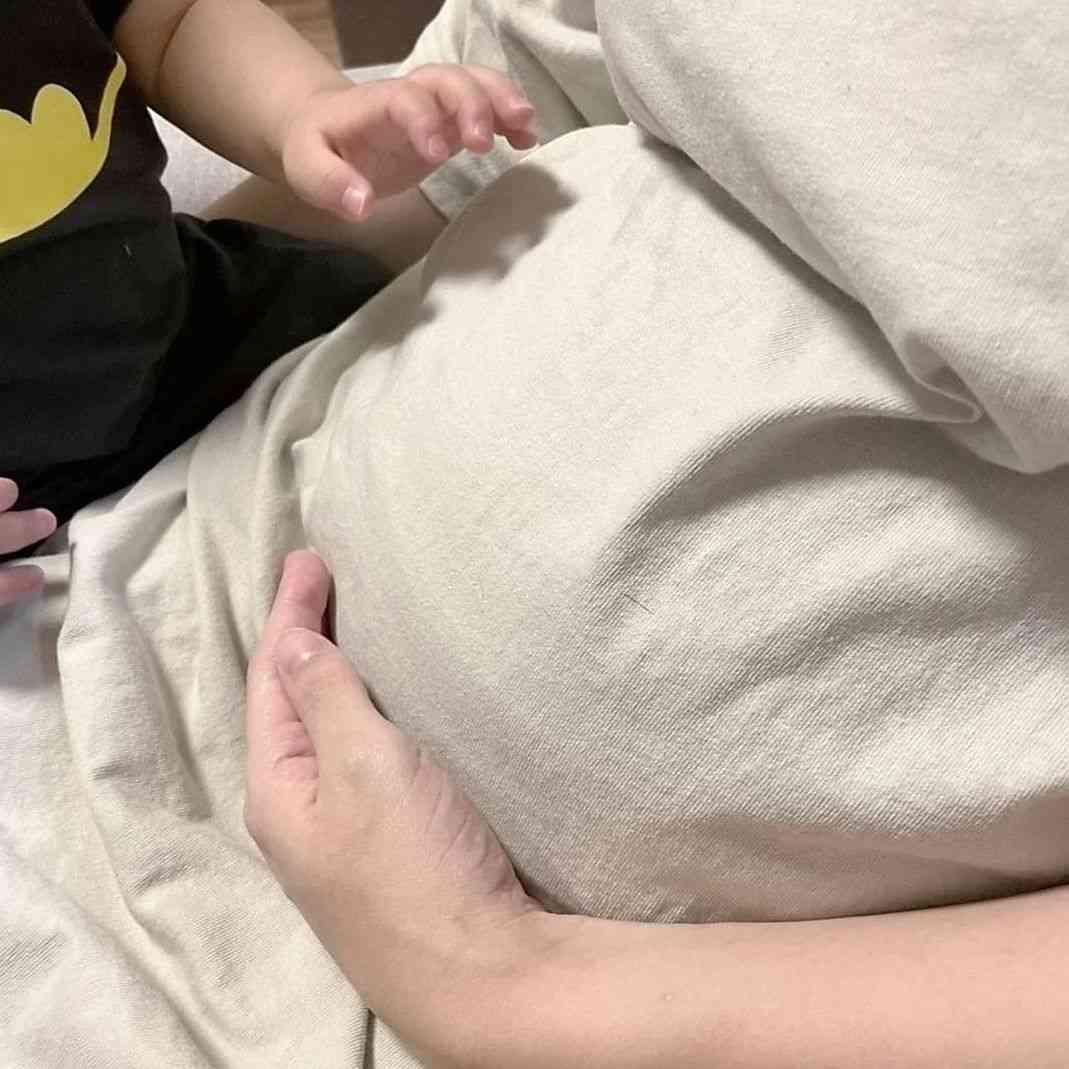 おなかの子に｢ごめんね｣　 肺は「ショック受けるほど真っ白」　後遺症と出産への不安 | 新型コロナ沖縄の今 | 沖縄タイムス＋プラス
