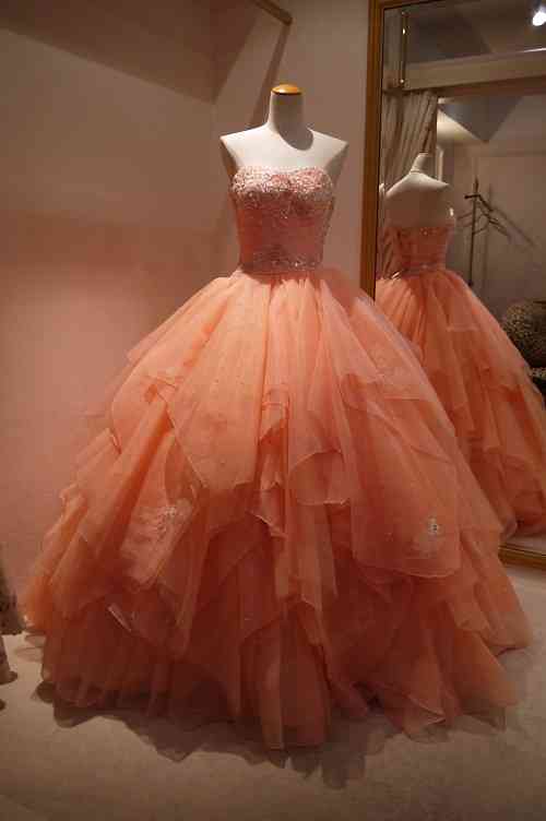 ブリブリなウェディング、カラードレスが見たい