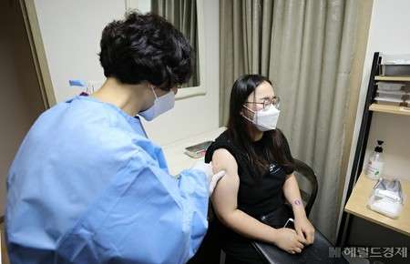 ワクチン接種後、月経異常事例が相次ぐ…韓国政府「因果関係を調査する」（WoW!Korea） - Yahoo!ニュース