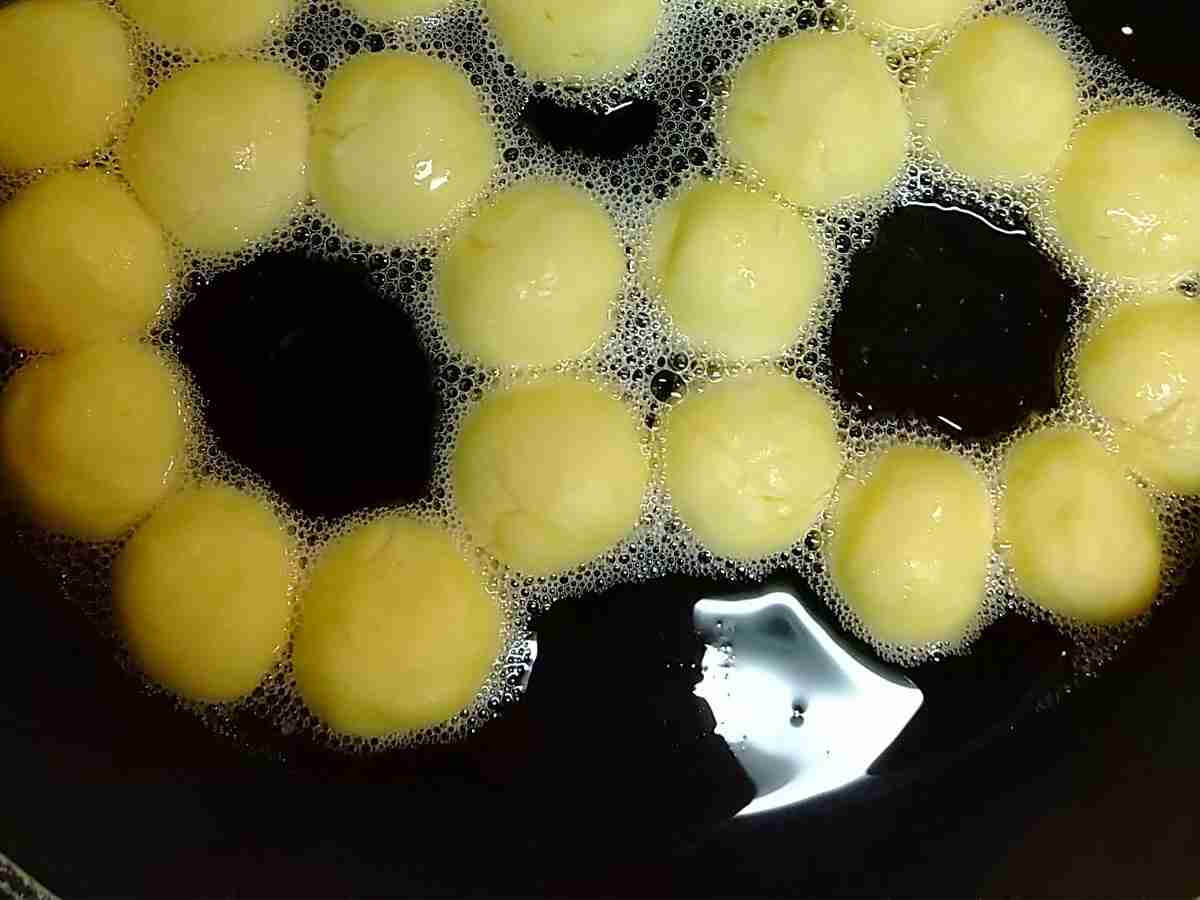 『ポンデリング』を作ろうとしたら、まさかの結果に！　「ごめん笑った」「見事な展開」  –  grape [グレイプ]