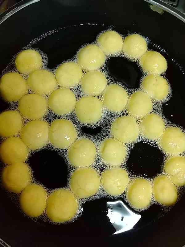 『ポンデリング』を作ろうとしたら、まさかの結果に！　「ごめん笑った」「見事な展開」