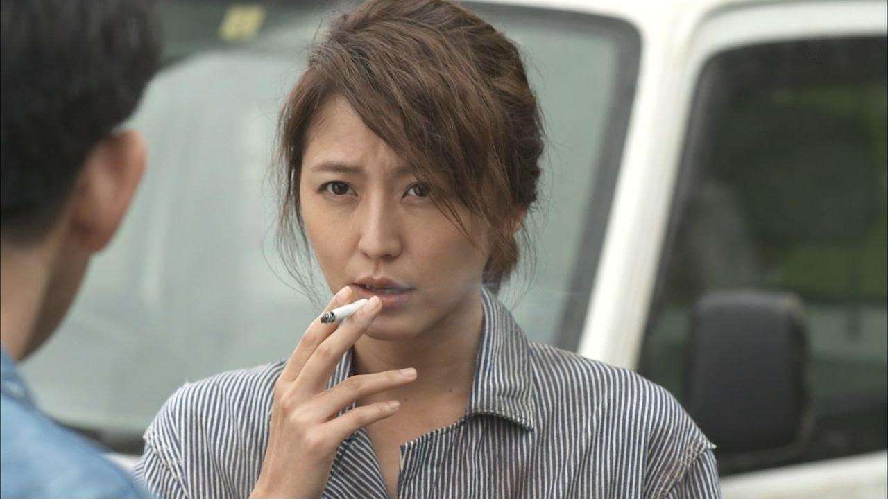 【56人】実は喫煙者！タバコを吸う女性芸能人（女優／歌手／タレント）まとめ！