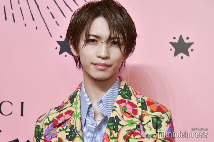 岩橋玄樹、ジャニーズ事務所退所後初の公の場 Gucciフォトコールに登場＜Gucci Garden Archetypes＞ - モデルプレス