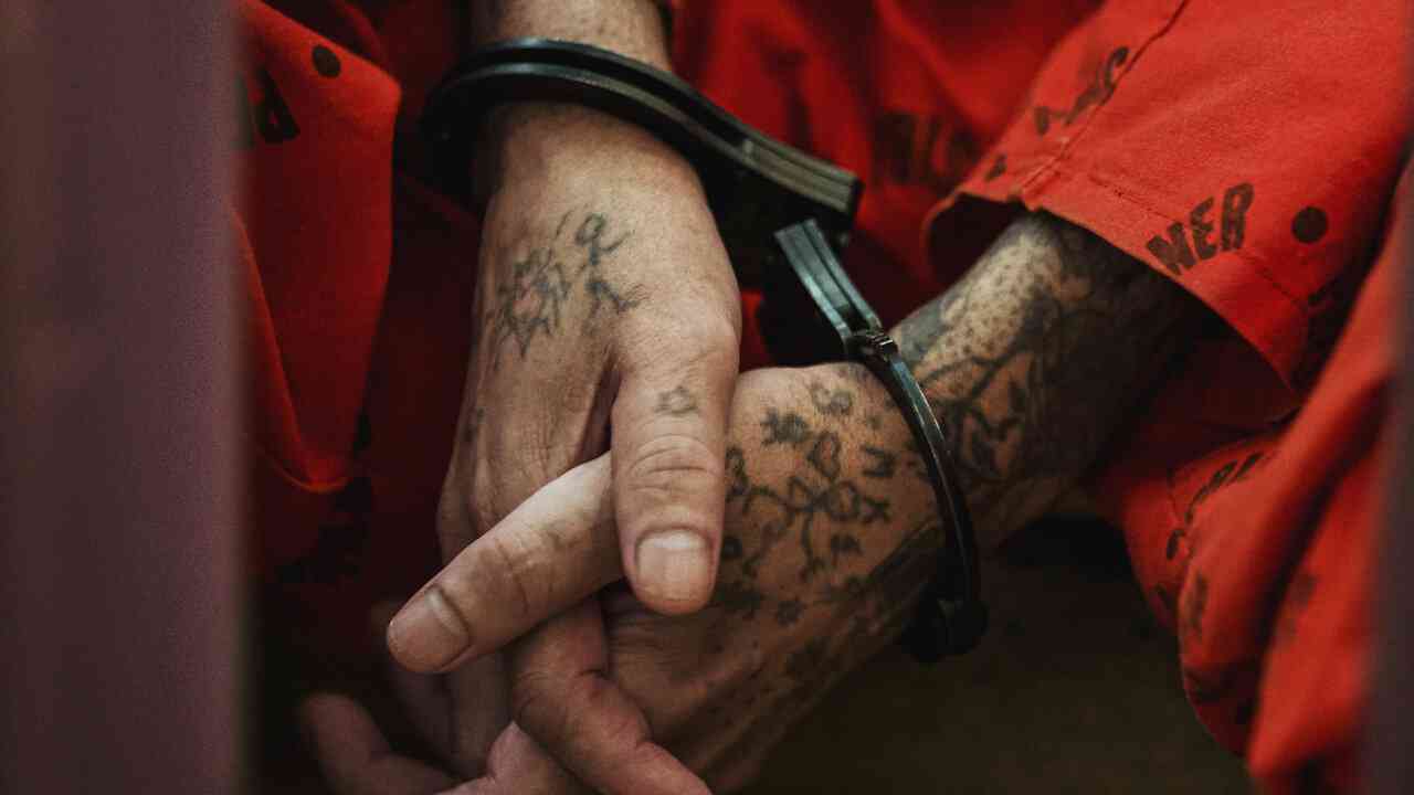 潜入! 世界の危険な刑務所 | Netflix (ネットフリックス) 公式サイト