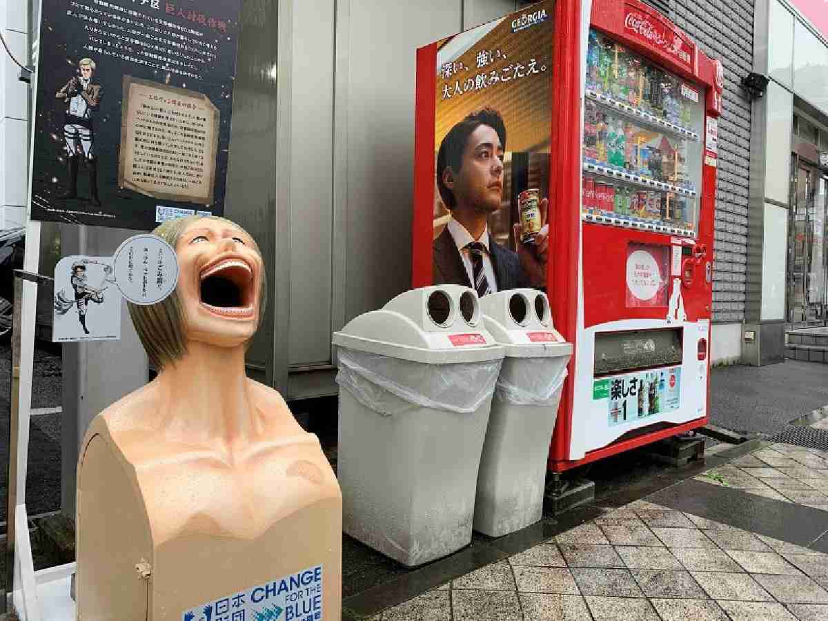 【閲覧注意?】「進撃の巨人」あの巨人が大口開けたゴミ箱出現 JR大分駅近くに