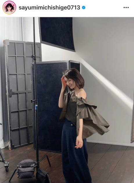 「華奢ーーーー！！！！」「道重さゆみ、ほっそり美肩のワンショルSHOTに反響美白で美肌」