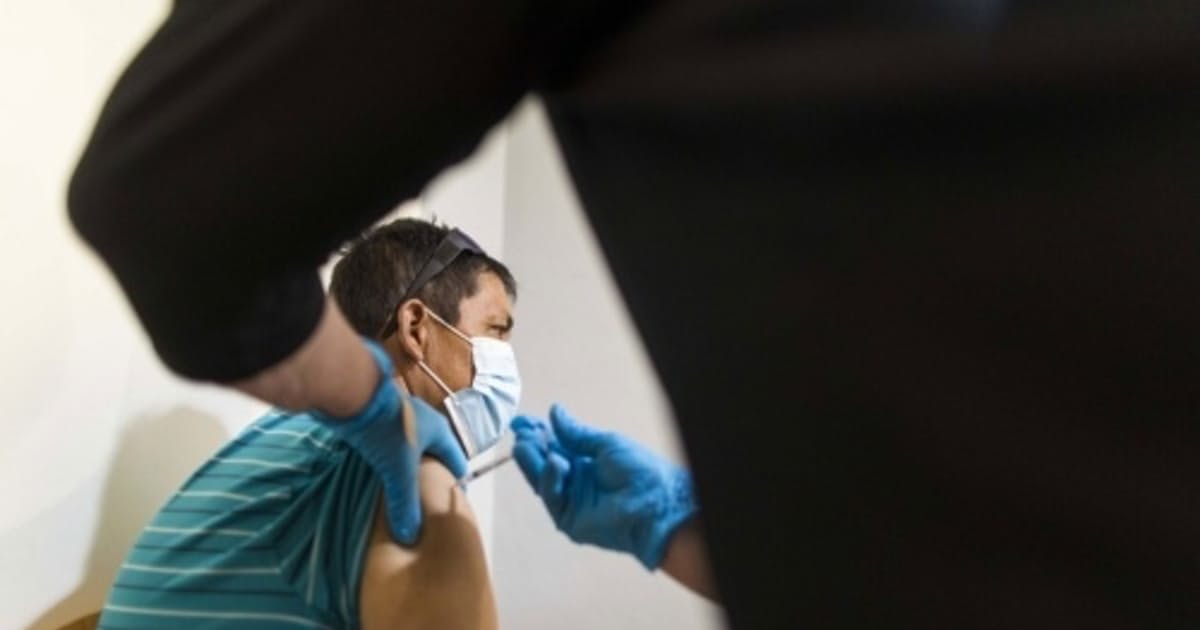 デルタ株、ワクチン接種しても鼻腔で増殖　米で確認: 日本経済新聞