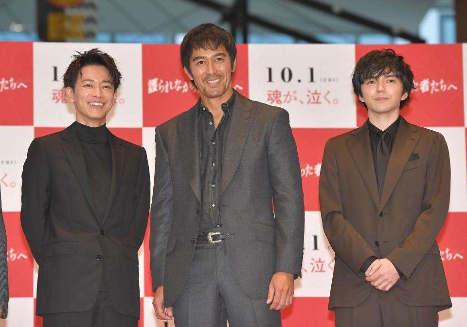 佐藤健、阿部寛に質問攻め「LINEされるんですか?」「スタンプ使われるんですか?」