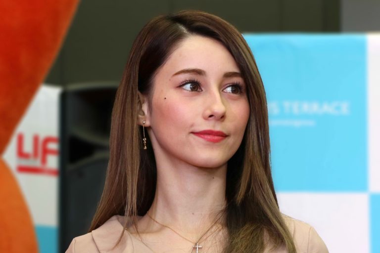 ダレノガレ明美が元保護犬の死と悪徳ブリーダーに怒り「子供が産めなくなった瞬間ポイされた」