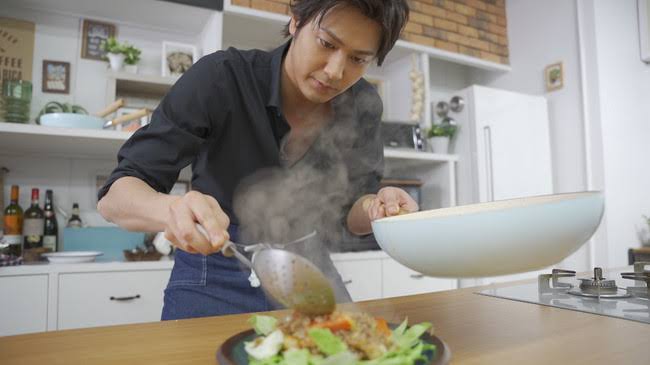 【画像】料理中のイケメンが見たい【アンチ禁止】