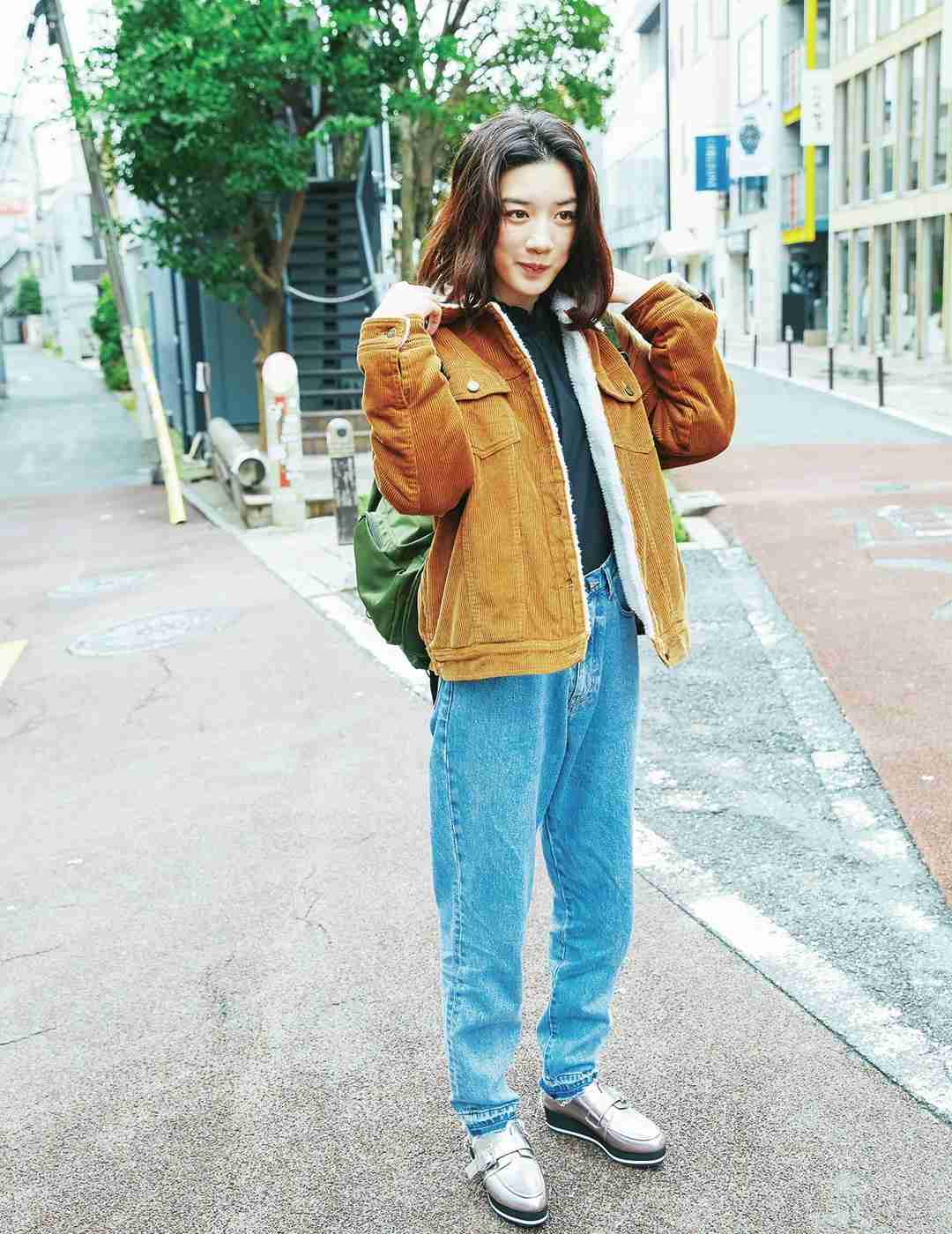 桐谷美玲、ティファニーの Tスマイルペンダント&上下デニムコーデに「カッコ可愛い」「素敵」の声