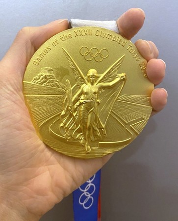 金メダルの表面剥がれる　タイ五輪選手、交換訴え