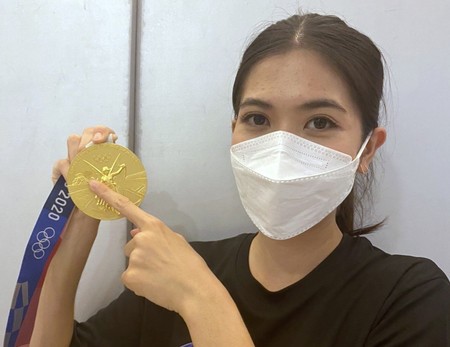 金メダルの表面剥がれる タイ五輪選手、交換訴え