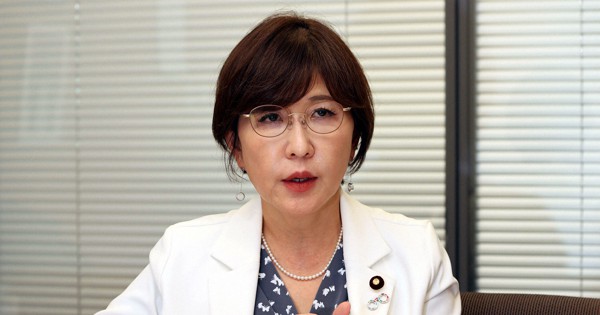 夫婦別姓「私の選択肢」：「最初は反対だった」夫婦別姓、稲田朋美氏が新制度を提案した理由 | 毎日新聞