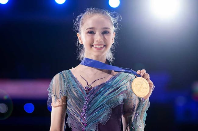 15歳ワリエワ249・24点!北京五輪金候補が世界最高V 4回転3本成功
