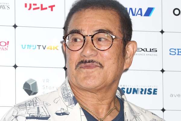 千葉真一、54歳年下女性と復縁！長男・新田真剣佑も驚きのワケ