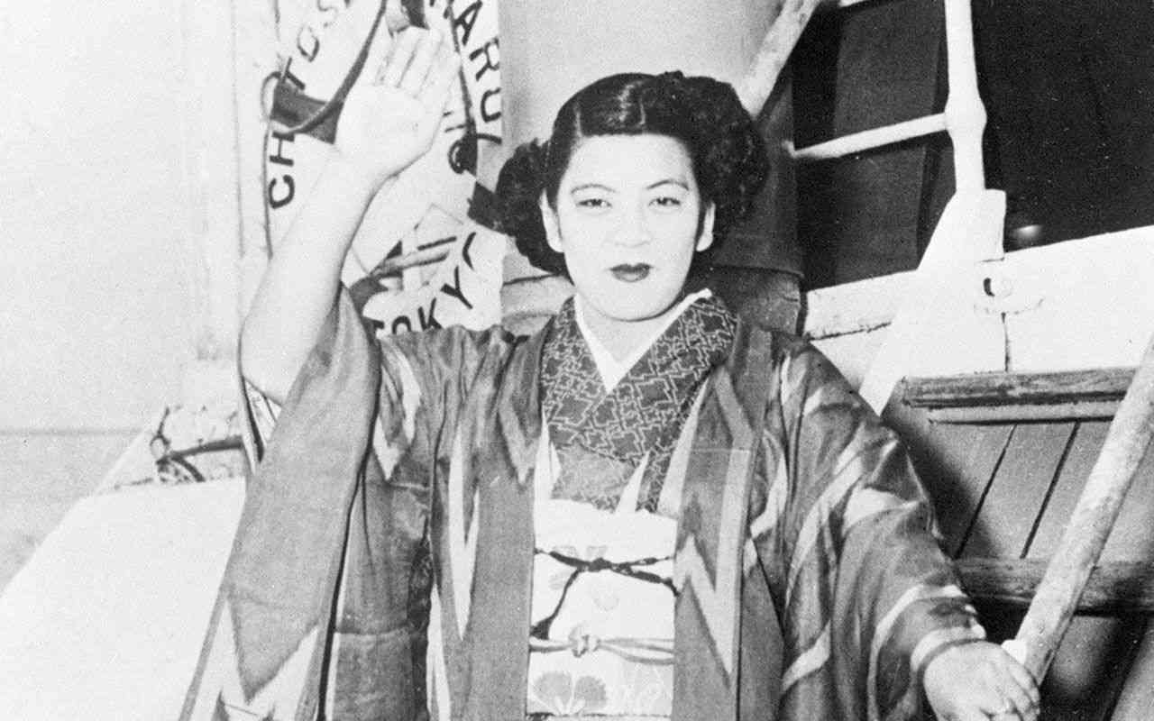 終戦後、孤島に32人の男と1人の女が……「アナタハンの女王」事件に日本中が熱狂するまで | 74年、あの戦争を語り継ぐ | 文春オンライン