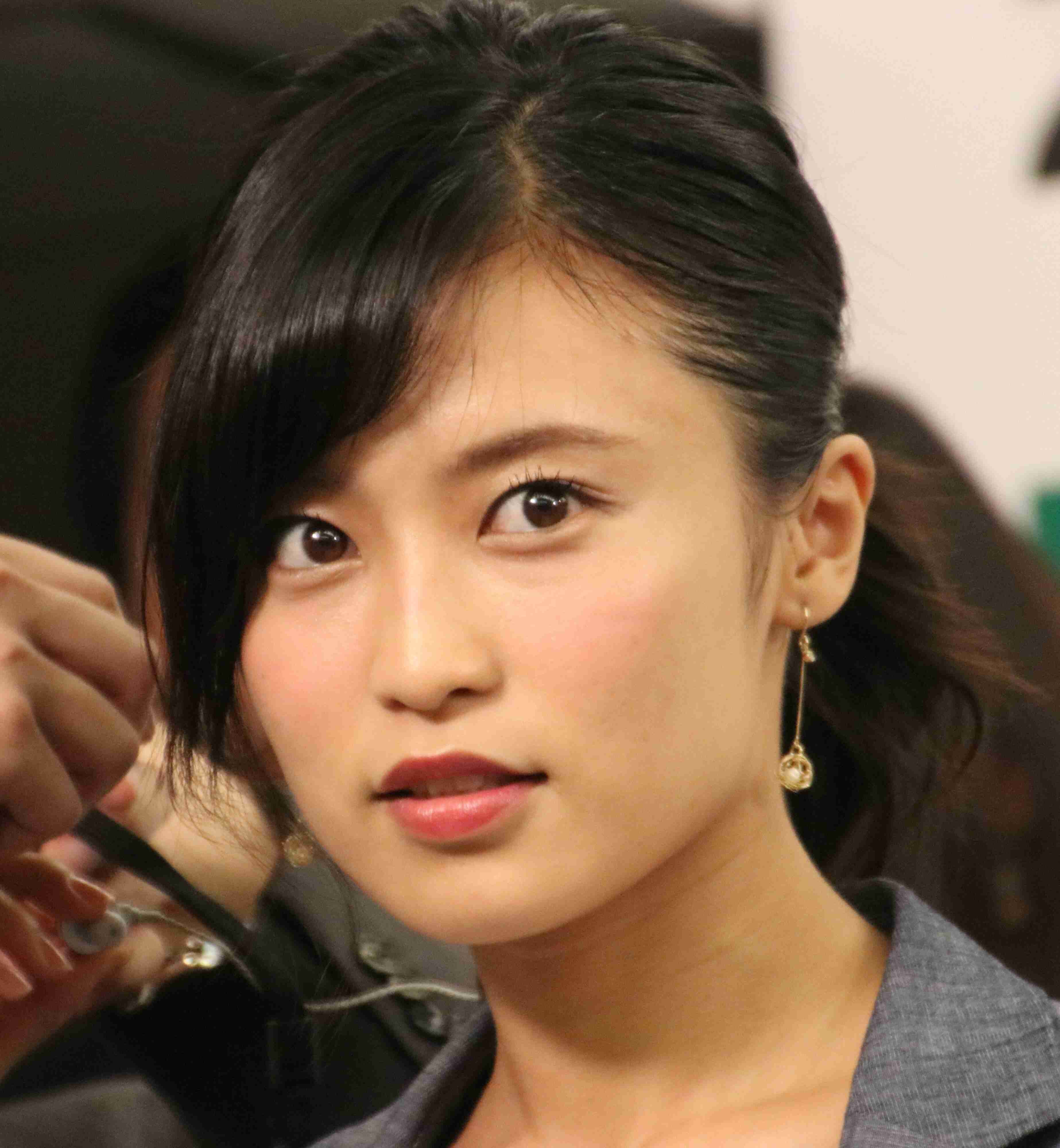 小島瑠璃子「致さないと付き合えない」「人間性出る」　「恋愛のこだわり」ぶっちゃけトーク: J-CAST ニュース