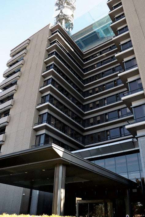 燃料切れで停車、高速道で覆面パトカー奪い逃走…男「家に帰りたかった」 : 社会 : ニュース : 読売新聞オンライン