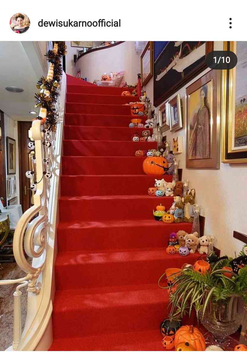 デヴィ夫人、ハロウィーンの飾り付けをした大豪邸を公開「素敵すぎ」「憧れます」羨望の声 : スポーツ報知