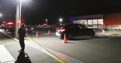 茨城で女性が首を切られ死亡 　殺人容疑で捜査、男から聴取