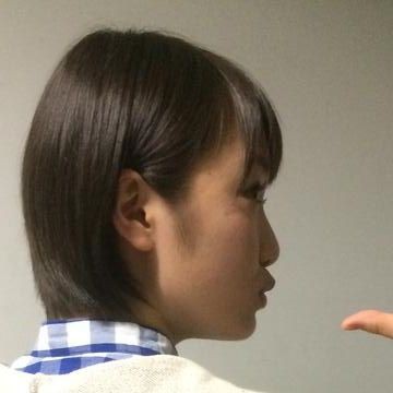 自分の横顔が嫌いな人ー！