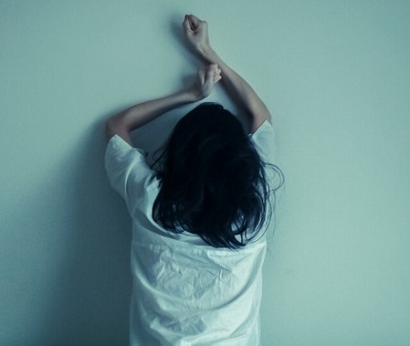 【悲報】トランスジェンダーが学校の女子トイレで15歳少女を性的暴行　心が女なんだから女性トイレ入ってもいいだろ　悪いのはこの犯人だけ:暇つぶしニュース