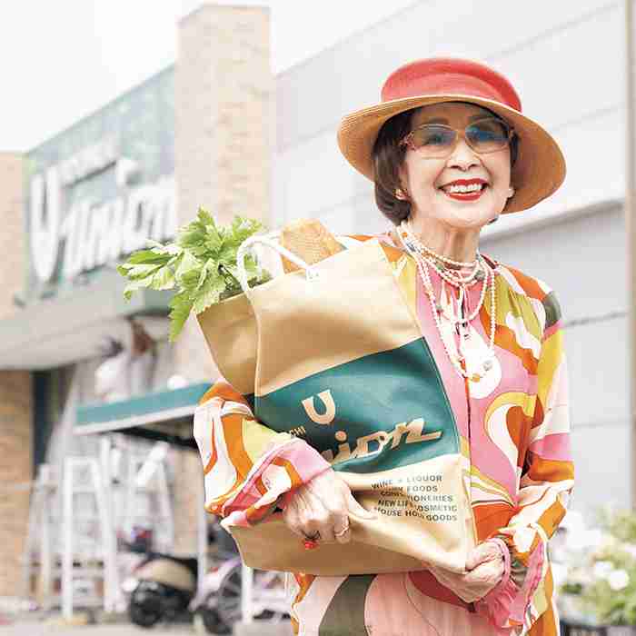 60歳からおしゃれデビュー！ 92歳美ばあば｜近所のスーパーでもおしゃれとメークは万全に