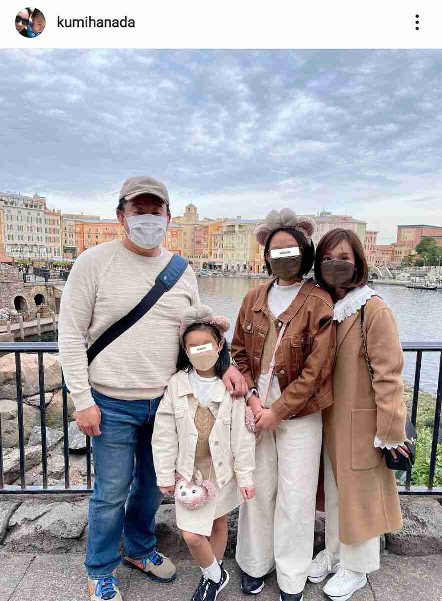 花田虎上氏の美人妻、おそろいコーデTDS家族４ショット公開「われわれはダッフィーフレンズです」