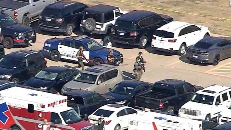 CNN.co.jp : 高校の授業中に発砲、４人負傷　１８歳の容疑者拘束　米テキサス州 - (1/2)