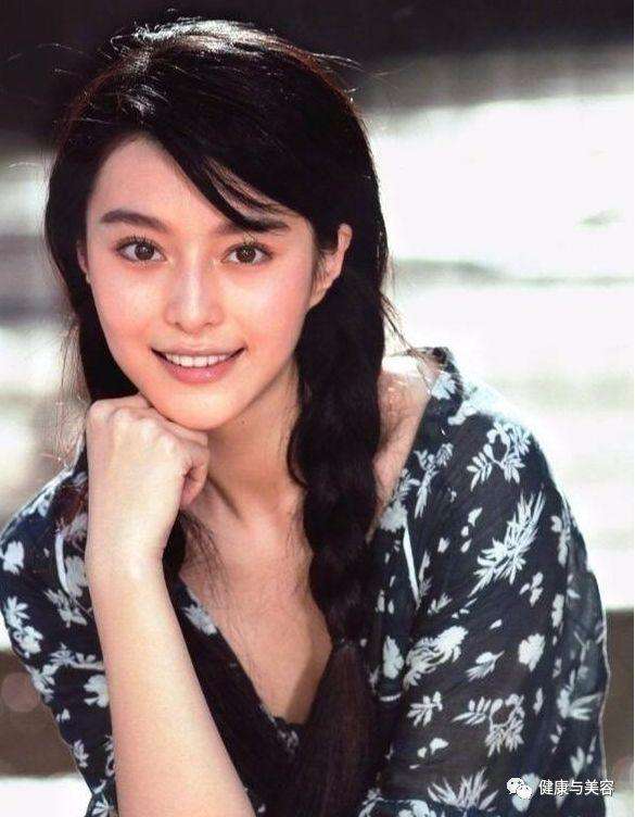 60歳からおしゃれデビュー！ 92歳美ばあば｜近所のスーパーでもおしゃれとメークは万全に