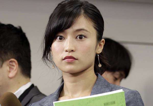 こじるり(小島瑠璃子)、テレ東系「選挙特番」に名前なし…人気急失速に「キングダム」の影
