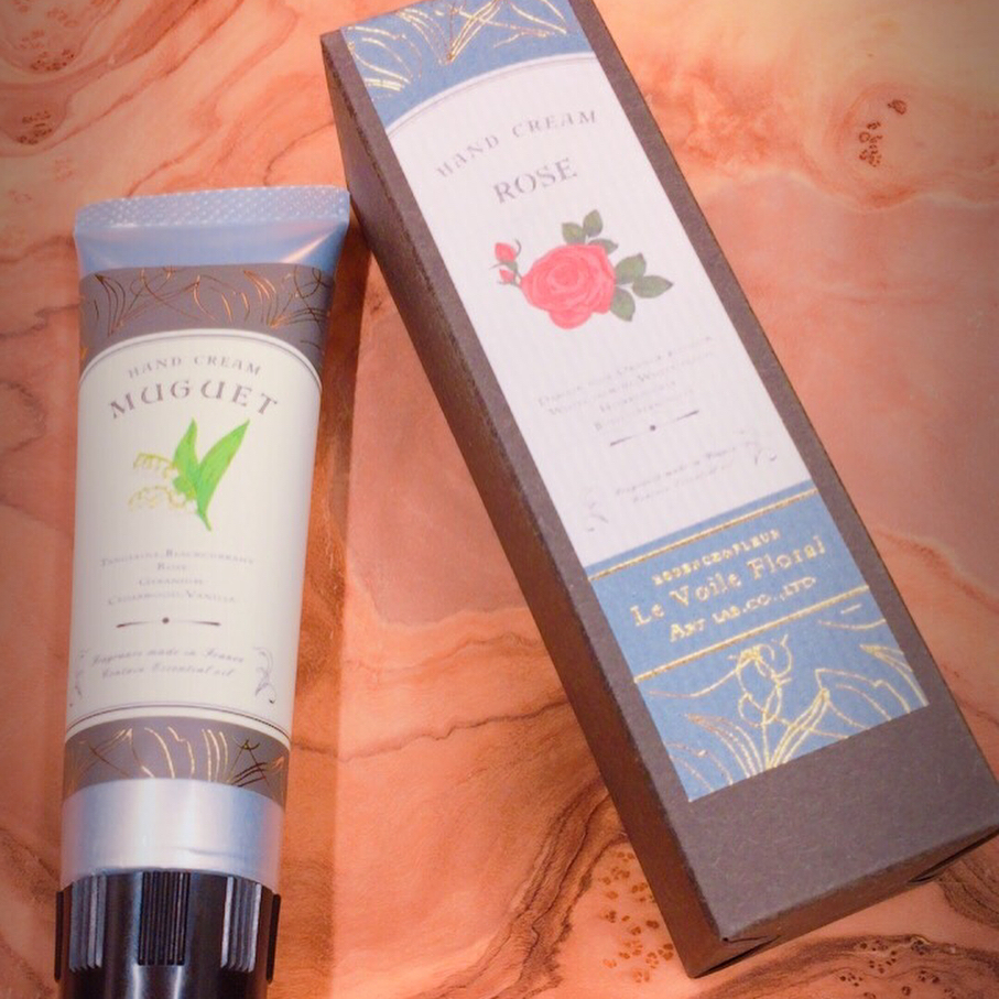 @工藤静香: ハンドクリームの数々普段持ち歩きも便利だし、ロクシタンが多いです。 一枚目は先週、娘がお友達と出掛けた際に、珍しいスズランの香りがあったから！と買ってきてくれま... - WACOCA JAPAN: People, Life, Style