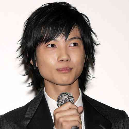 神木隆之介『au』CMに不快感！“マナー違反”だらけで「気に障る」