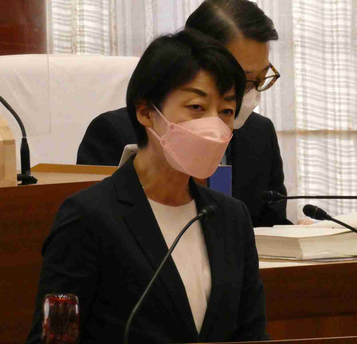 武蔵野市の外国人住民投票条例案で街宣車登場　賛成派も市役所前に集結（東スポWeb） - Yahoo!ニュース