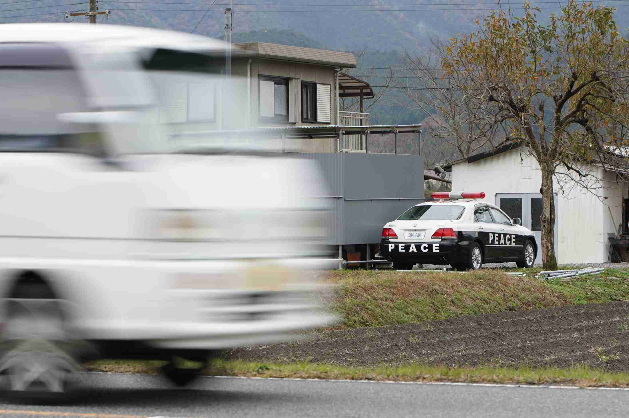 びっくりするわ！　ポイ捨て防止に偽パトカー　本物そっくり「効果てきめん」／兵庫・丹波市（丹波新聞） - Yahoo!ニュース