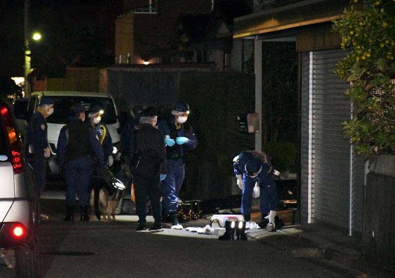 【速報】成田の住宅、侵入者に女性刺される　容疑者は逃走中　息づかいだけの１１０番通報 | 千葉日報オンライン