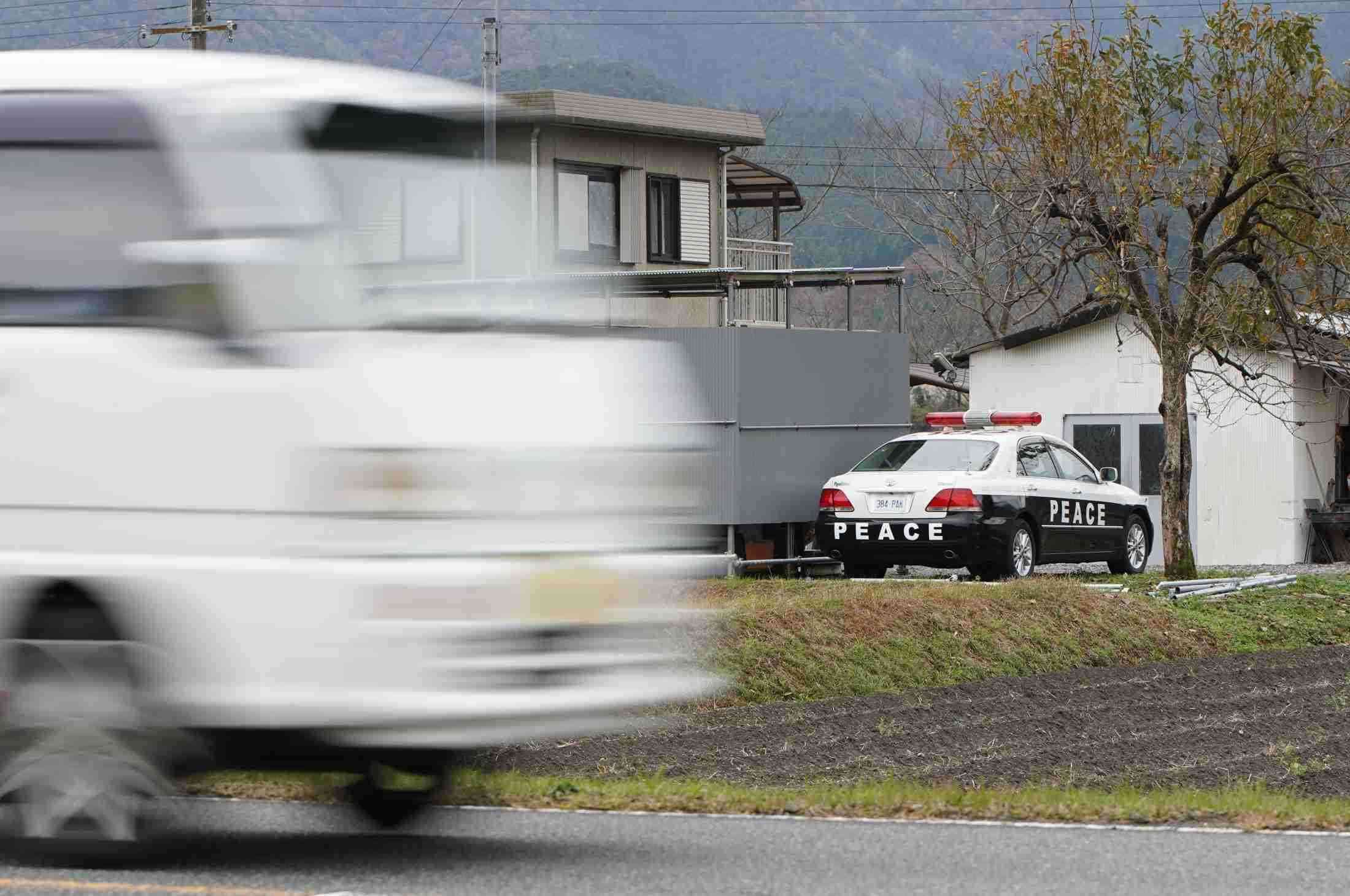 びっくりするわ！　ポイ捨て防止に偽パトカー　本物そっくり「効果てきめん」／兵庫・丹波市