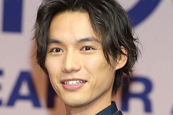福士蒼汰・主演「曇天に笑う」の大コケは、美女との熱愛報道が原因？ | デイリー新潮