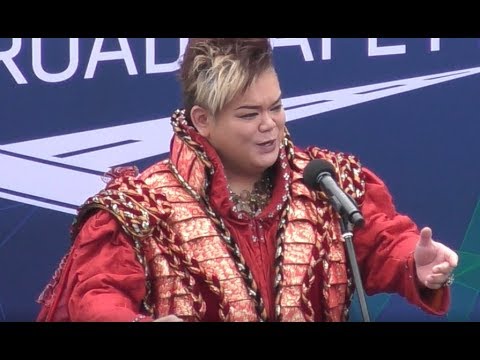 岡本知高さん　国歌独唱【WEC富士スタートセレモニー】2018.10.13 - YouTube