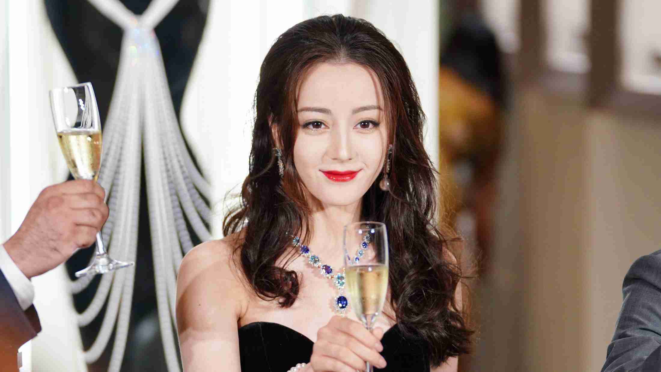 中国で大人気のウイグル人「美人女優」　共産党統治下の“中国人”として生きる少数民族の哀しい宿命（クーリエ・ジャポン）のコメント一覧 - Yahoo!ニュース