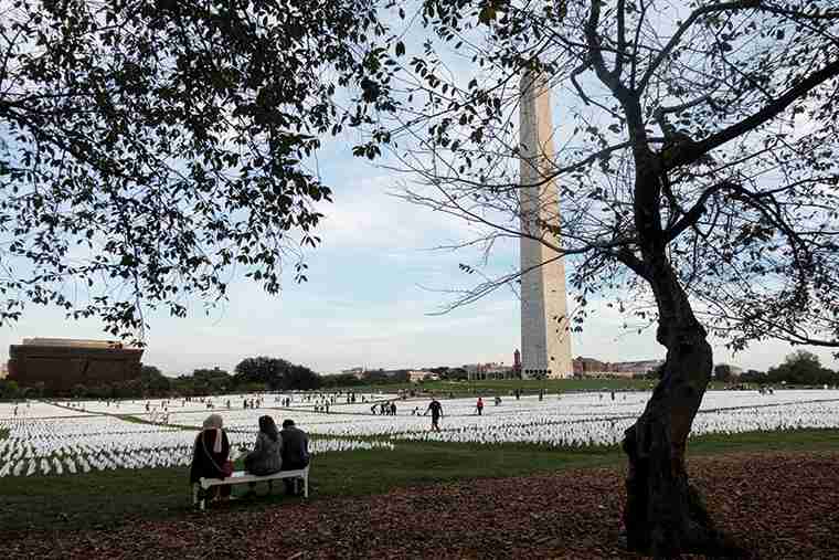 News Digest - 米国のコロナ死者、75万人突破 70万人記録は先月2日