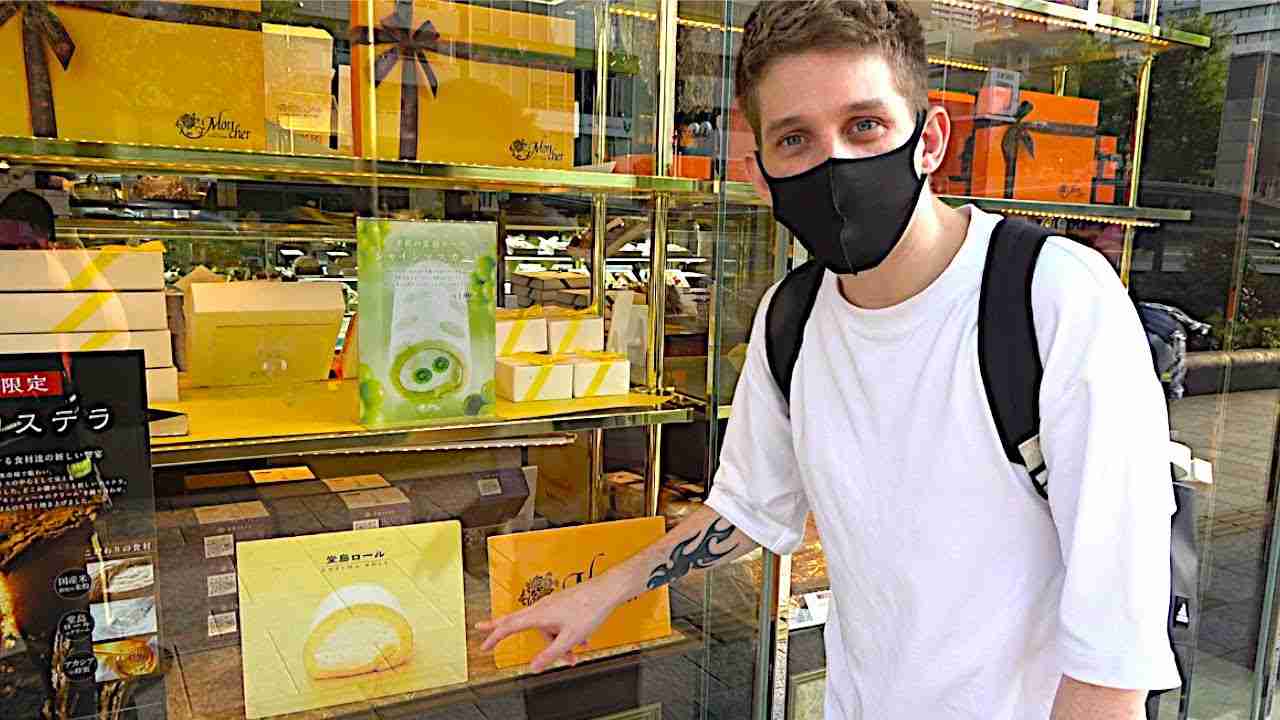 母国のロールケーキが嫌いな外国人が堂島ロールを食べてみた. - YouTube