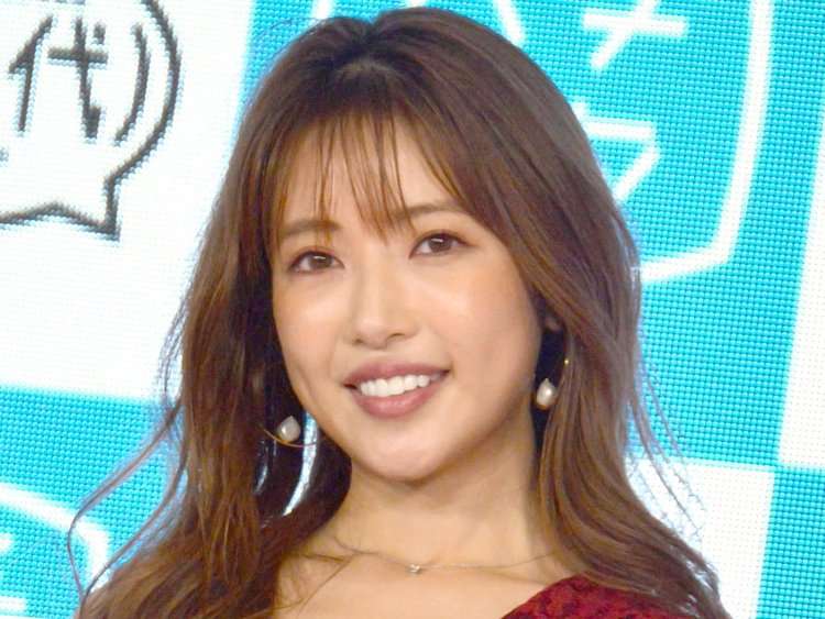 くみっきー、長男のお宮参りを報告　家族ショット公開に「顔ができあがってる」「息子君可愛い」 | ORICON NEWS